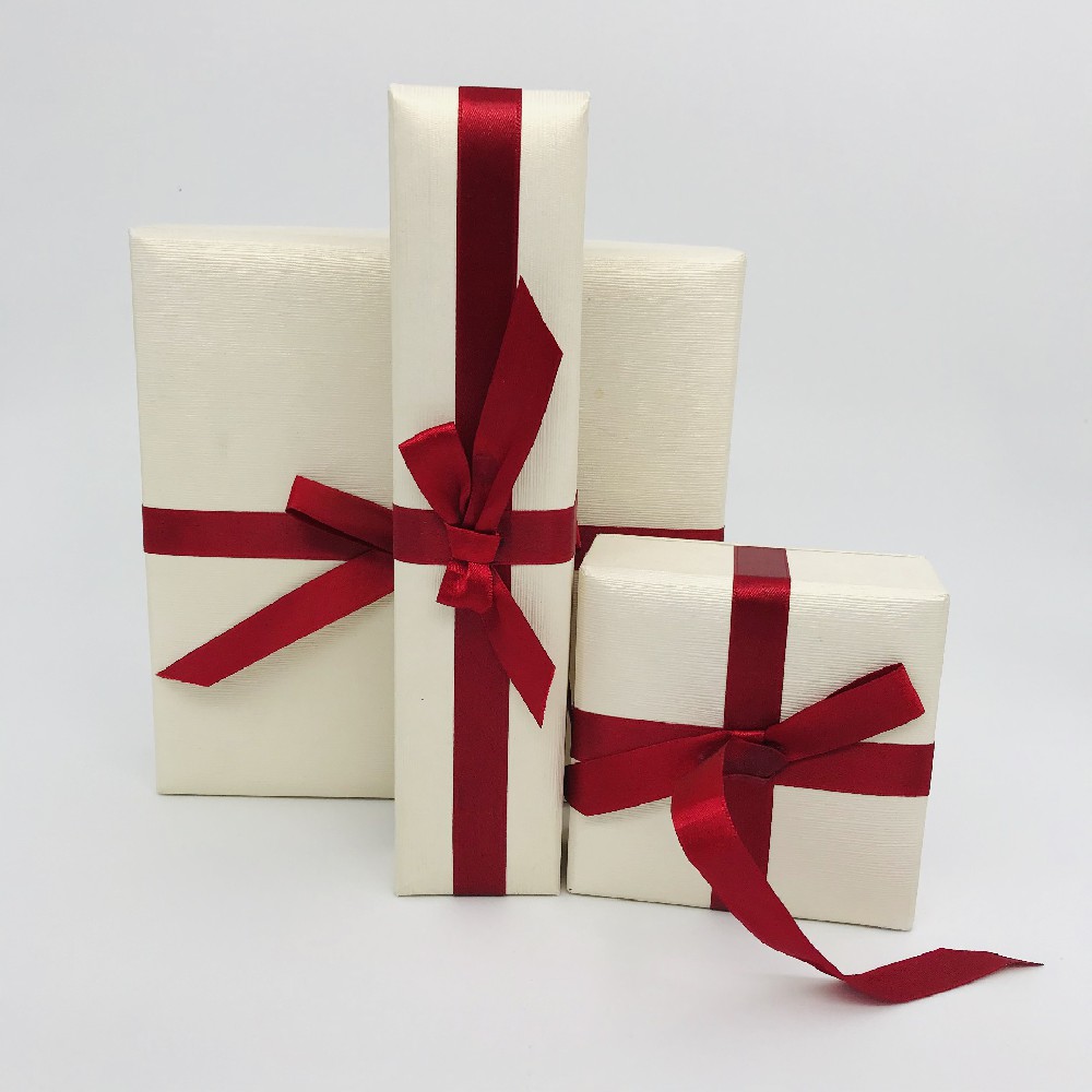 Customized logo gift box; personalized ribbon folding empty gift box; internet celebrity packaging b